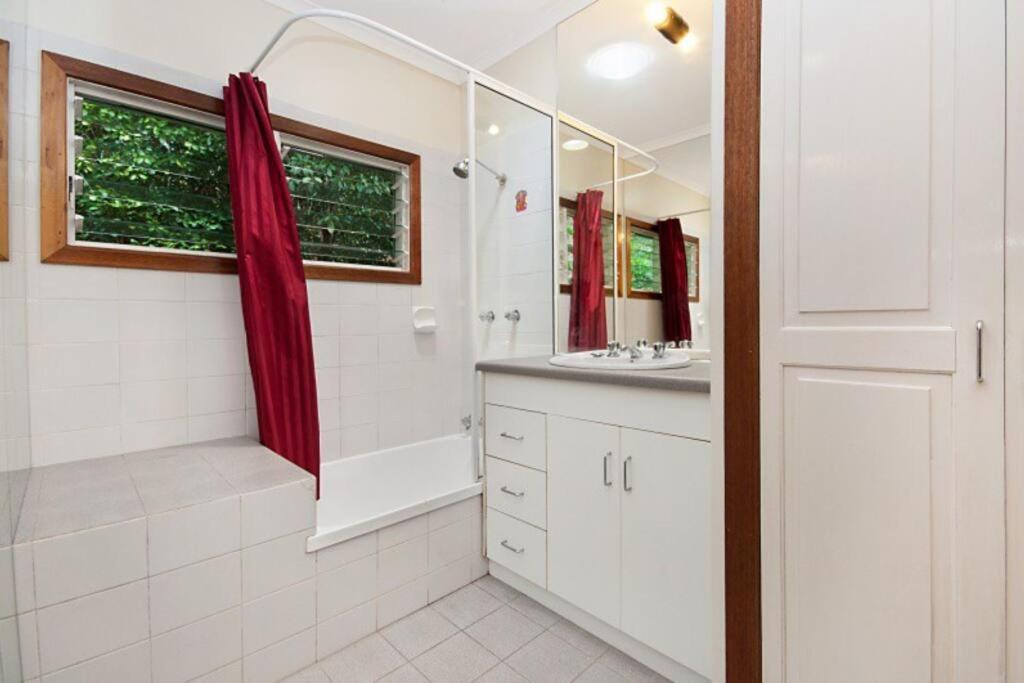 Private Rainforest Ridge Retreat Apartment Kuranda Luaran gambar
